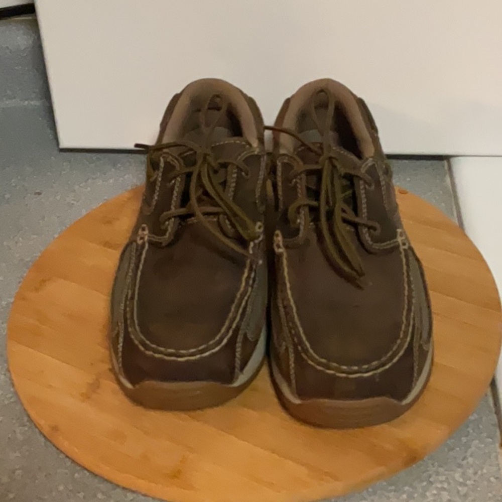 Gently used Irish setter men’s brown leather loafers size 8 1/2
